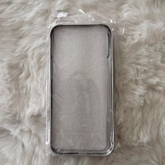 IPhone 17pro max magsafe complete full coverage case - Silver - Picture 3 of 6